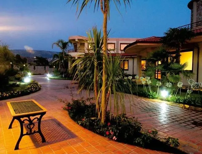 מלון Santa Chiara