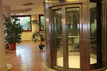 Santa Chiara מלון 4*