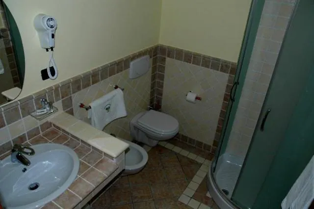 Santa Chiara מלון 4*