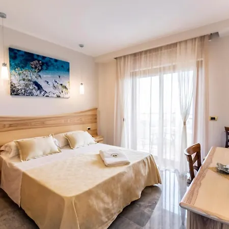 Santa Chiara 4*