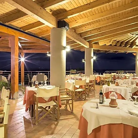 Otel Santa Chiara 4*